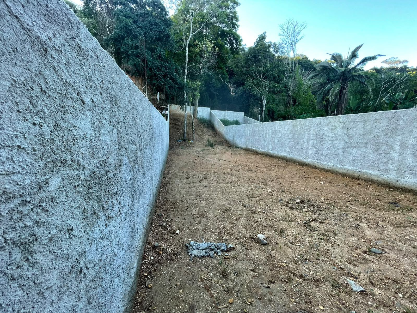 Conheça Quintal fundos da casa 2 Bamb do imóvel - Casa 2 quartos à venda Balneário Bambuí, Maricá - R$ 320.000 - CA1271 - 15 Quintal fundos da casa 2 Bamb - 15