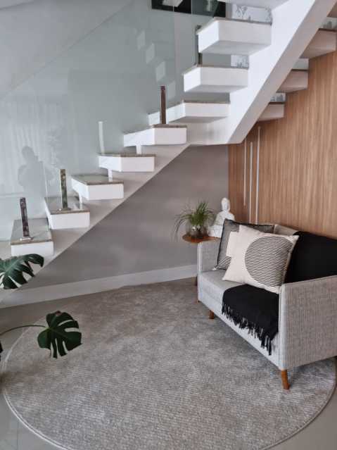 Conheça WhatsApp Image 2025-02-26 at 1 do imóvel - Valqueire luxo casa 4 qts suíte terraço piscina 3 vgs - VLCN40019 - 28 WhatsApp Image 2025-02-26 at 1 - 28
