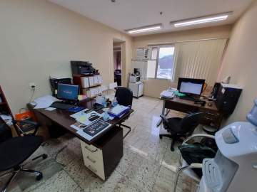 Excelente Sala Comercial no Largo da Segunda Feira. - NTSL00279