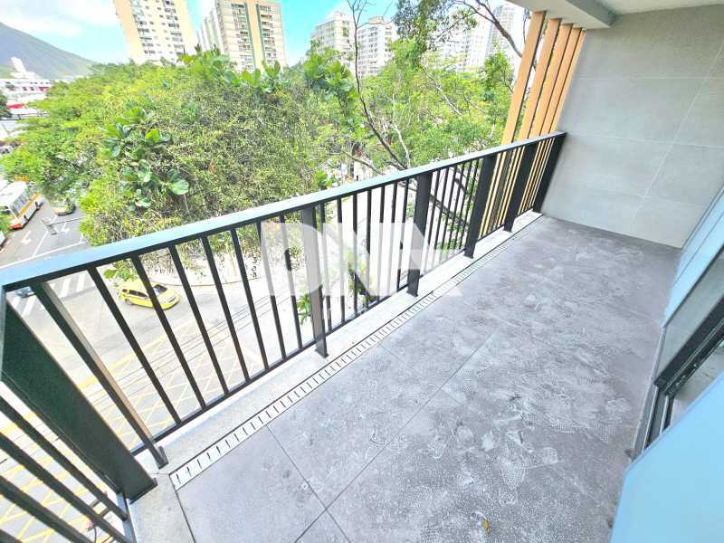 ca335d9b-5d35-440c-8e86-169418 - 18