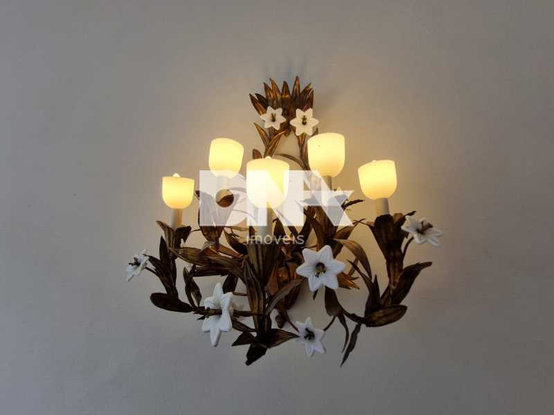 Lustre. - 4