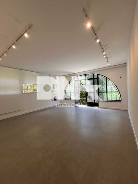 a4bb748a-67a7-4f92-bb35-8afbdf - 1