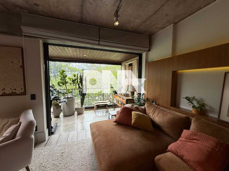 e04df2d6-b304-4ab2-84f2-14ce48 - 17