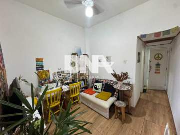 Ótima localização - Apartamento à venda Rua Hermenegildo de Barros, Santa Teresa, Rio de Janeiro - R$ 330.000 - NIAP11158
