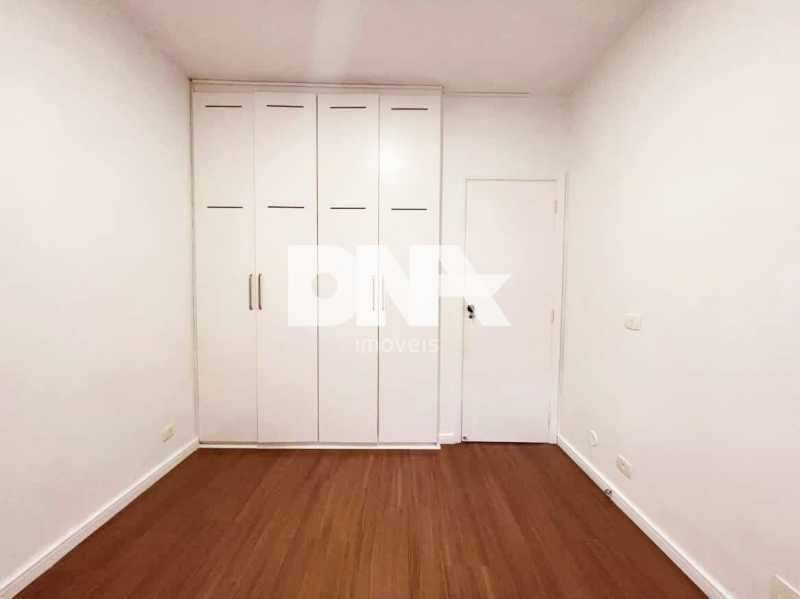 Imperdível - Excelente apartamento com 140m², composto por 3 quartos, sendo 1 suíte com varanda, ideal para quem valoriza privacidade e bem-estar. Os dormitórios são bem distribuídos, arejados e aconchegantes. - LEAP31212