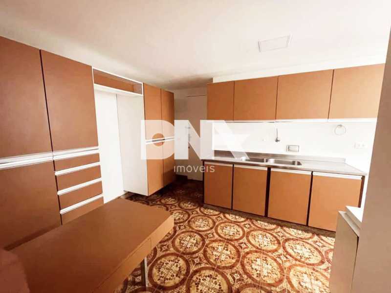 Imperdível - Excelente apartamento com 140m², composto por 3 quartos, sendo 1 suíte com varanda, ideal para quem valoriza privacidade e bem-estar. Os dormitórios são bem distribuídos, arejados e aconchegantes. - LEAP31212