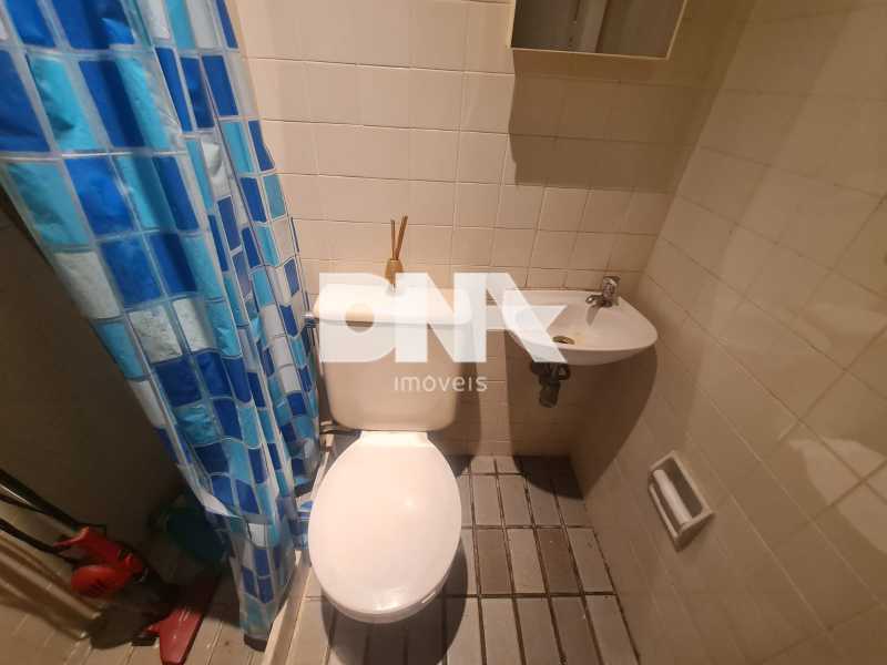 Conheça 21. Banheiro Dependência do imóvel - Apartamento: 2 QUARTOS / VAGA / VARANDA / JARDIM BOTÂNICO - HTAP20132 - 21 21. Banheiro Dependência - 21