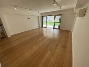 Imperdível - Reformado com varanda - IA40709