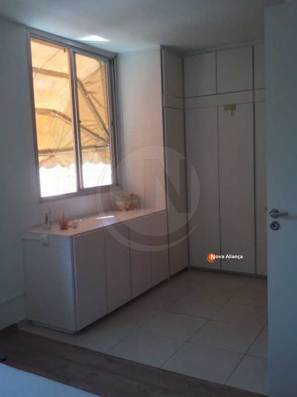 Quarto Closet - 8