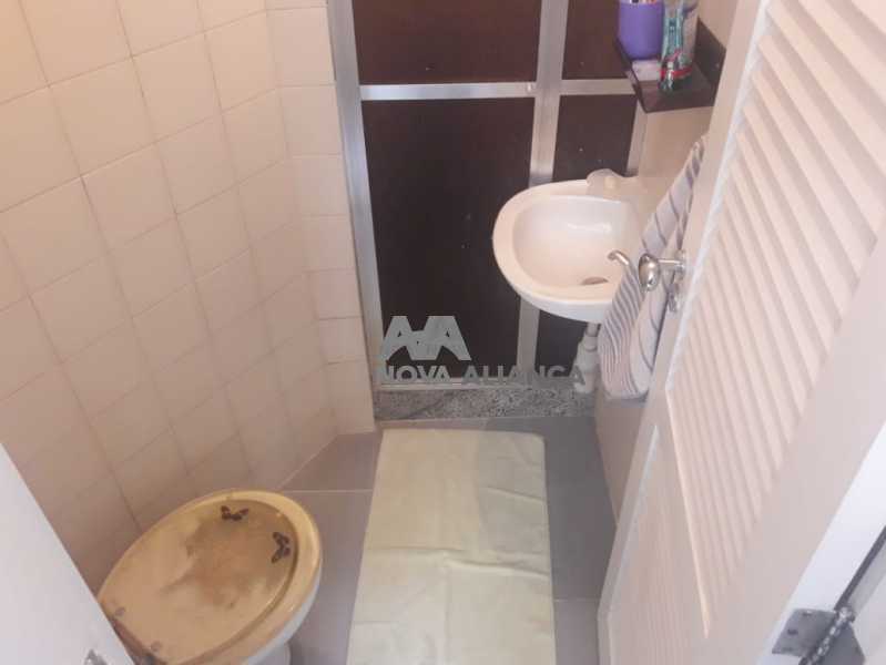 banheiro de serviço - 21