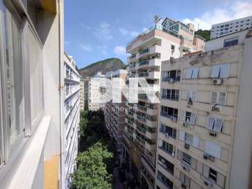 Apartamento silencioso, estilo casa em rua Arborizada próximo ao metrô e Praia - NIAP40977