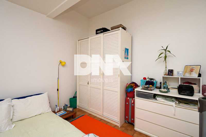 27A74C96-57AF-4AB3-8F37-76ECF9 - 11