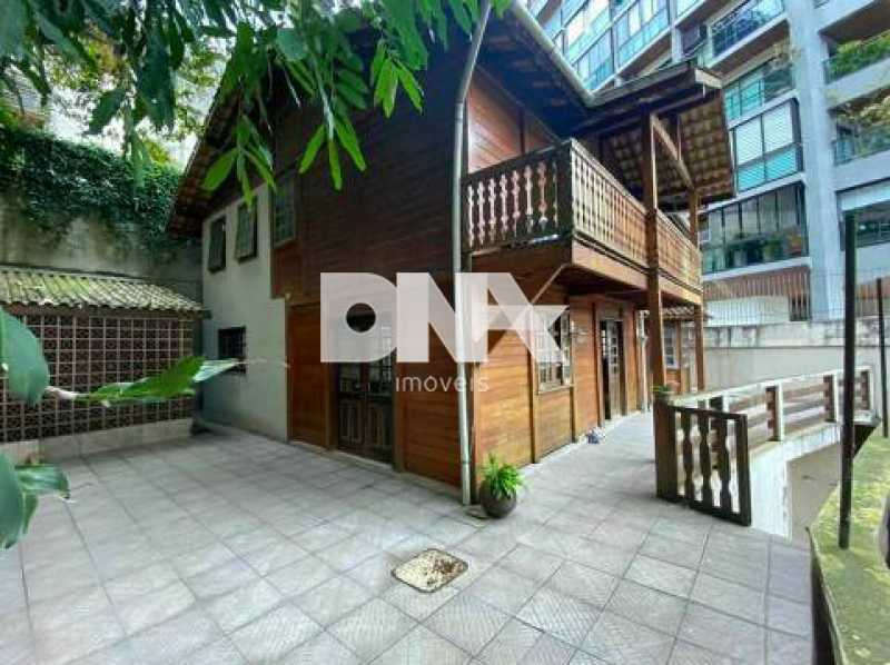 casa-com-4-quartos-a-venda-213 - 1