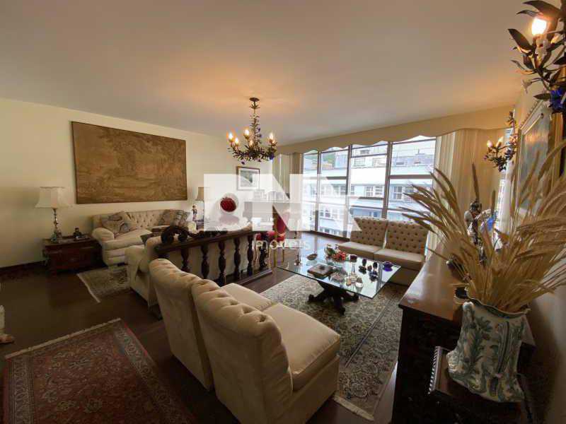 7746D880-2F25-4A54-9963-592211 - 1