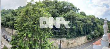 Novidade - Cosme Velho - Sala Enorme, Três Quartos, Vaga e Vista Verde - FLAP30156