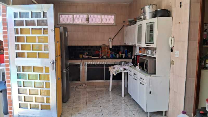 f04e3d70-0682-4d37-9cdf-ffd8c6 - 12