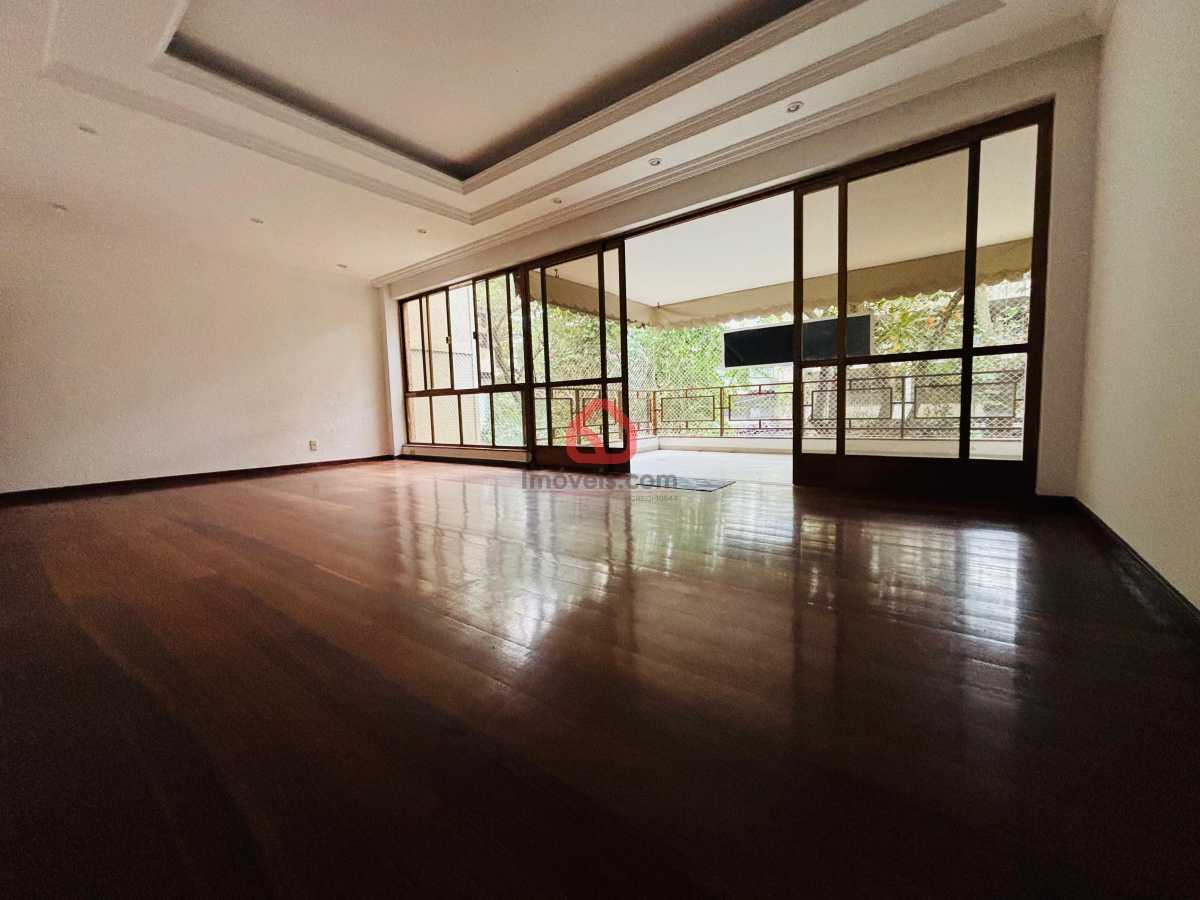 sala. - 2