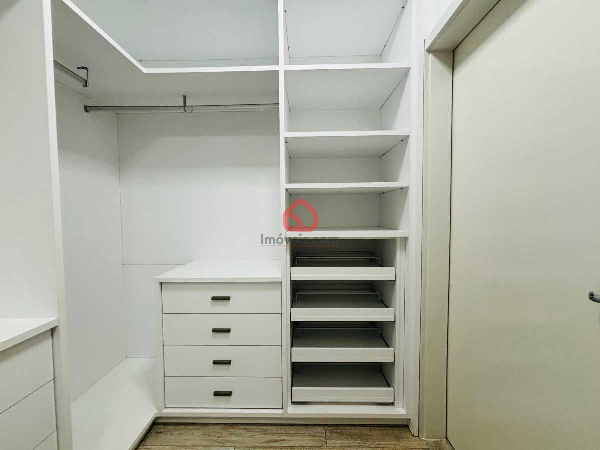 closet 2. - 10
