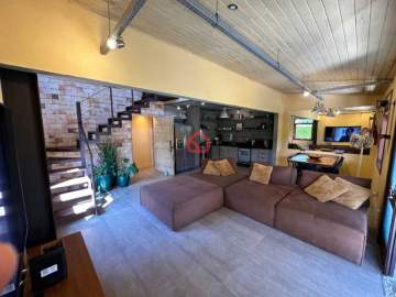 Casa Reformada 4 Quartos com Energia Solar e Área Gourmet em Condomínio Completo - BTCN40002