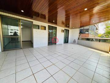Apartamento amplo com varandão e 3 vagas na melhor localização do Recreio - BTAP30020