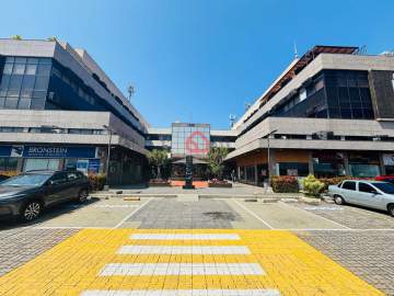 Sala comercial de 70m² no Barra Plaza – reformada, climatizada, com 4 ambientes, na Barra da Tijuca - BTSL00002
