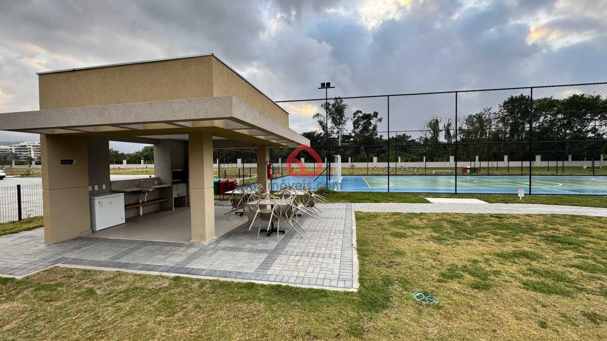 2f73e049-d0a2-438d-a184-8164de - 28