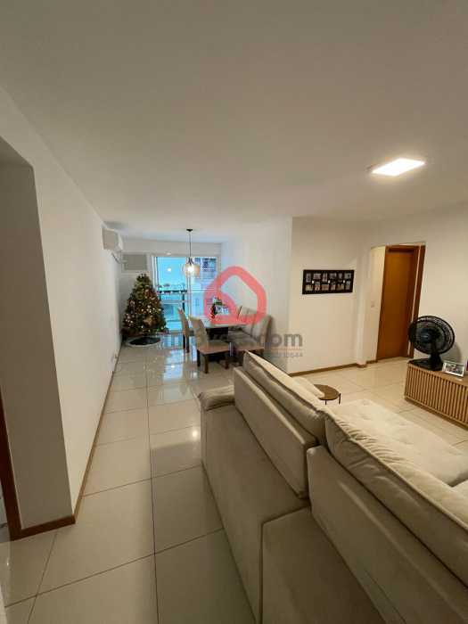 f811f895-49e7-4e9d-9ced-35bab6 - 4