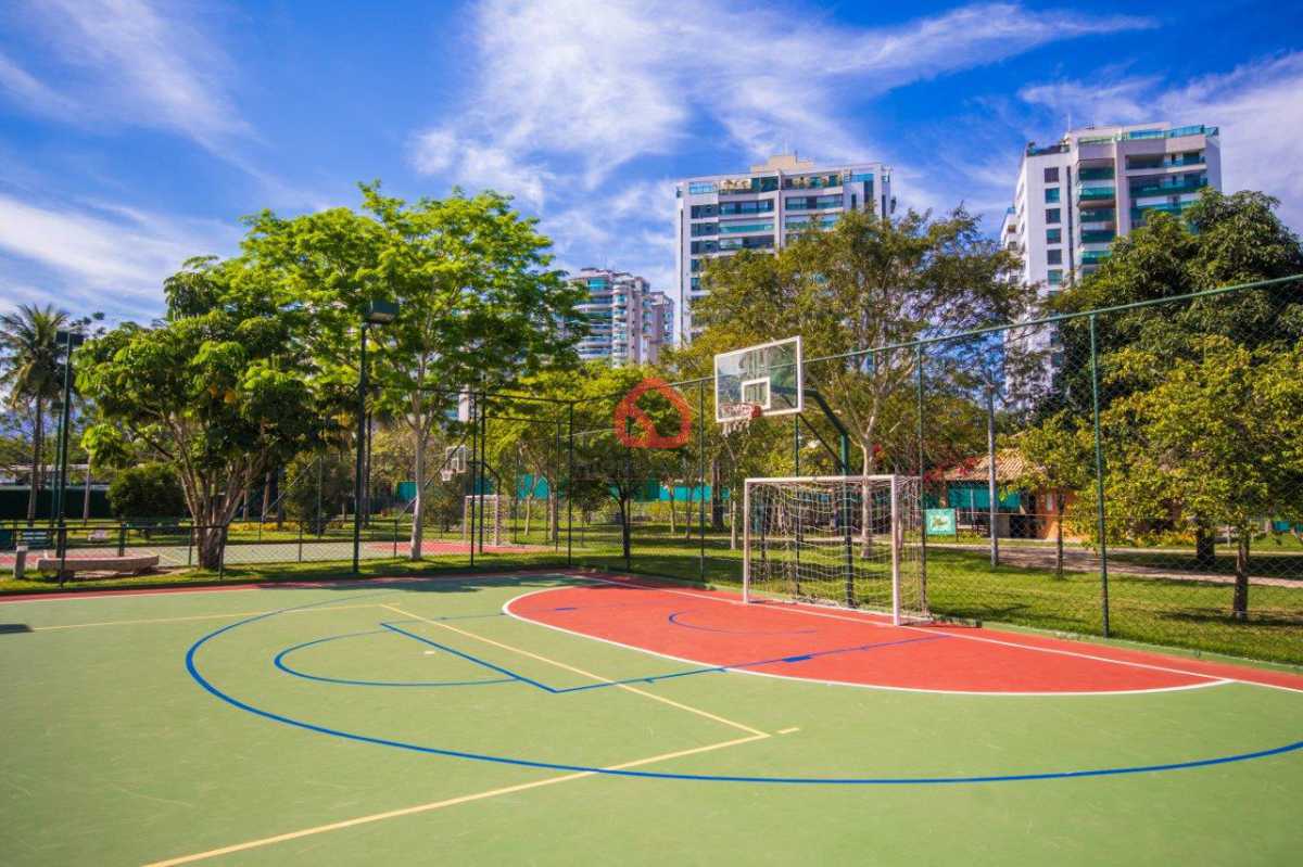 Quadra poliesportiva - 24