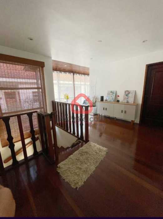 d7cb9ceb-1126-41b7-b6d9-a255ce - 7