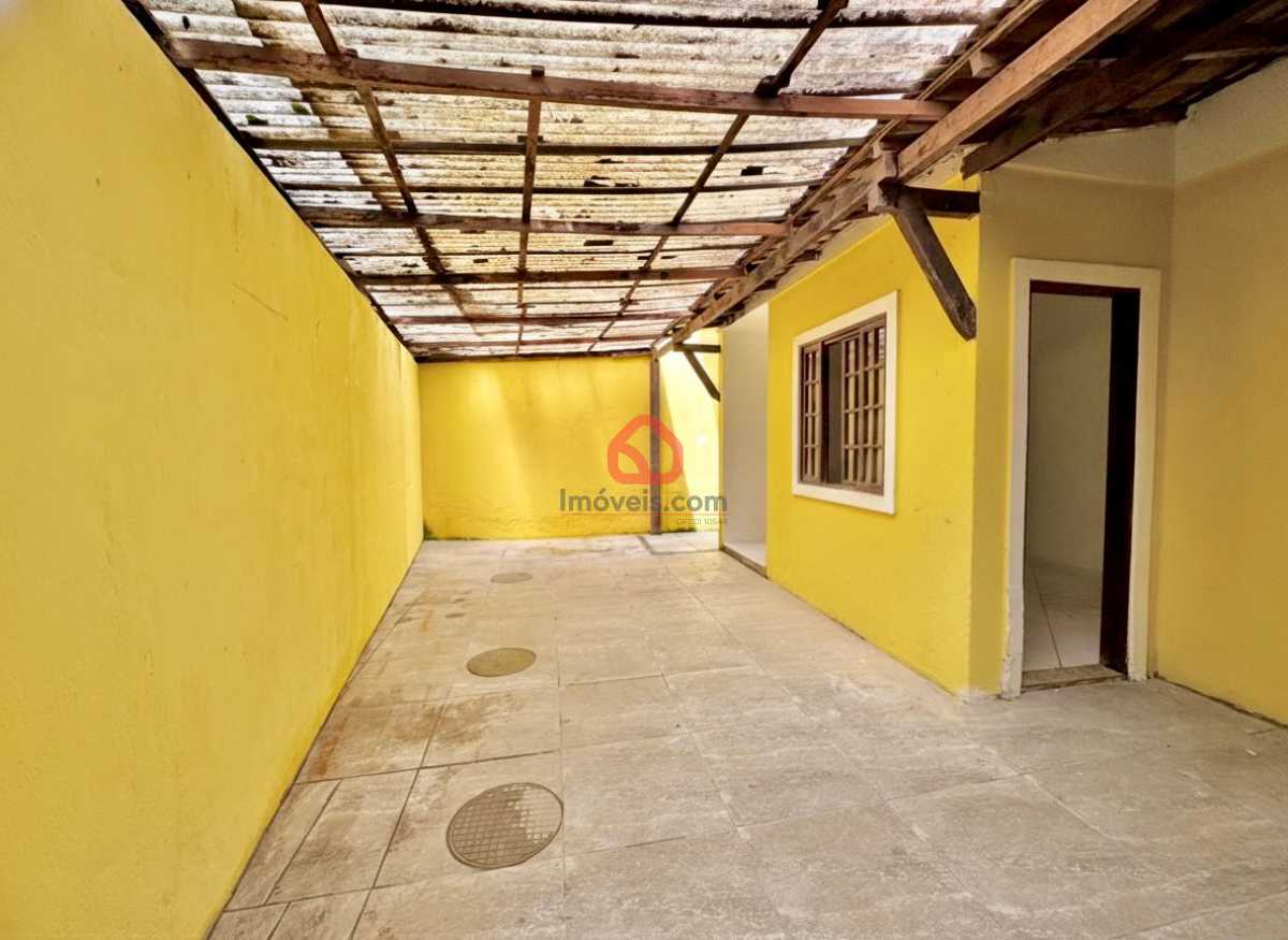 47 Àrea Coberta nos Fundos. - 28