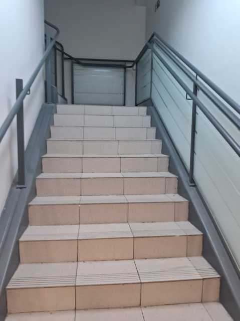 1000087227 - 8