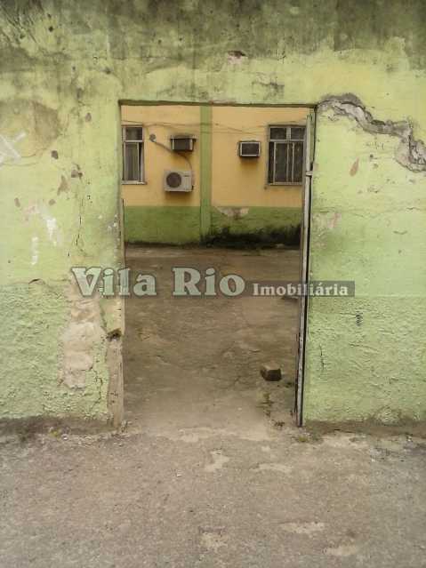 HALL2 - 16
