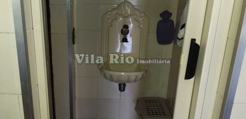 BANHEIRO 4 - 19