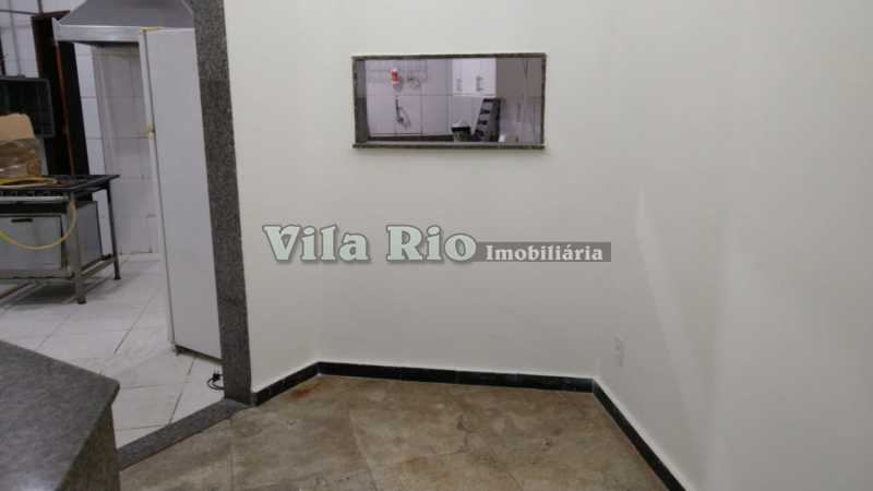 HALL1 - 16