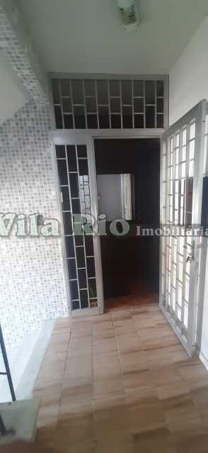 ENTRADA  - 18