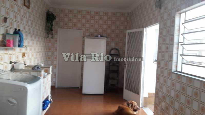 ÁREA DE SERVIÇO - 21