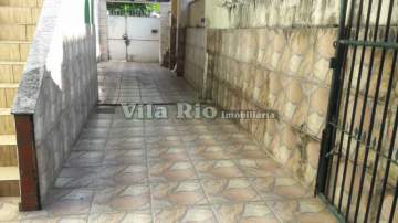 ÓTIMA CASA COM 2 QUARTOS SENDO 1 SUÍTE E TERRAÇO - VCA20092
