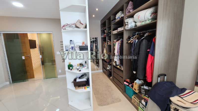 Closet. - 12