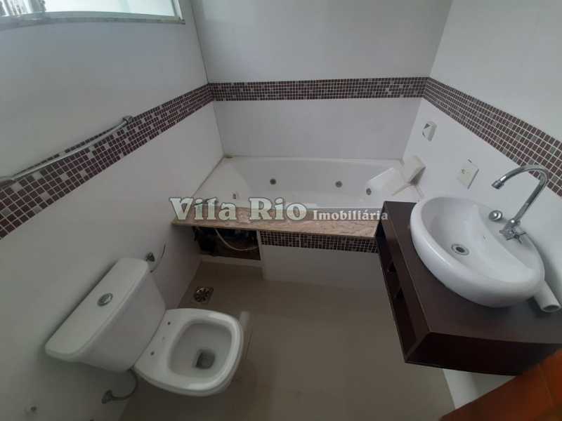 SUITE - 18