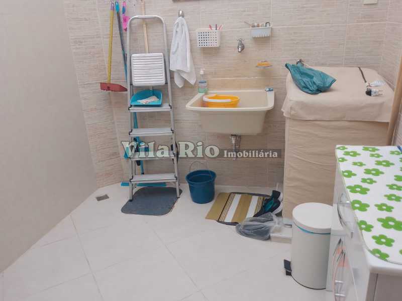 Área de Serviço  - 25