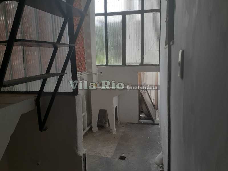 Área de Serviço - 11