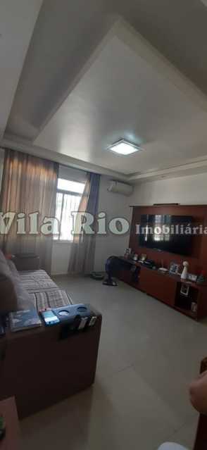 3. SALA DE ESTAR. - 3