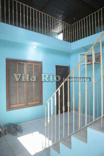 5.1 ACESSO 2º ANDAR. - 17