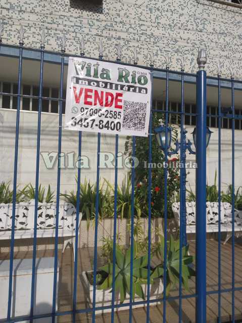 11.1 FACHADA. - 17
