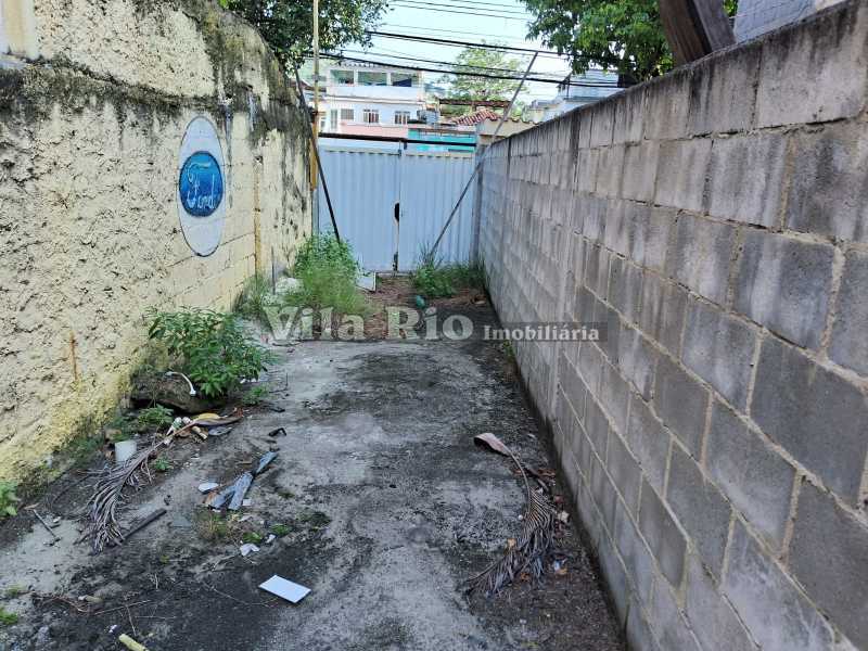 2.1 Terreno com Muro de Separa - 3