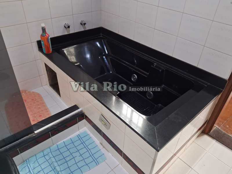 2.4 Banheiro Suíte. - 15