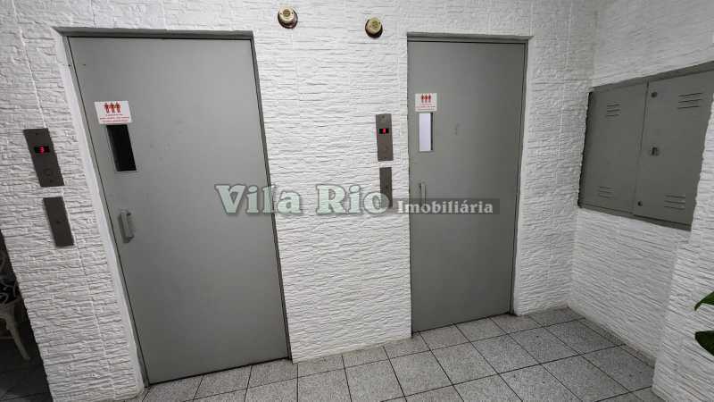 2 Elevadores - 21