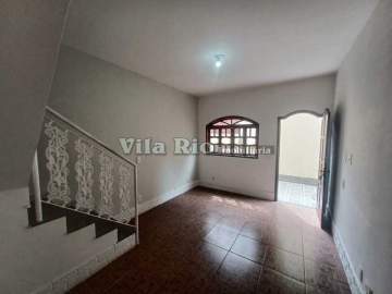 Casa duplex em condomínio fechado em ambiente familiar. - VCA20121