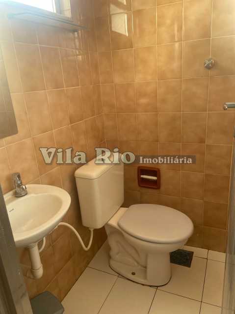 8.1 Banheiro de Serviço. - 18