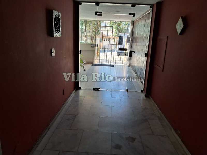 13.1 Hall de Entrada. - 27